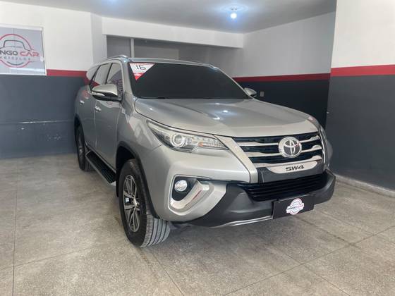 TOYOTA HILUX SW4 2.8 SRX 4X4 7 LUGARES 16V TURBO INTERCOOLER DIESEL 4P AUTOMÁTICO TOYOTA HILUX SW4 2.8 SRX 4X4 7 LUGARES 16V TURBO INTERCOOLER DIESEL 4P AUTOMÁTICO